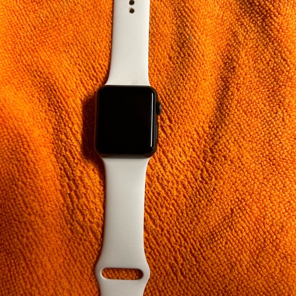 Apple Watch - Picture 2 of 3